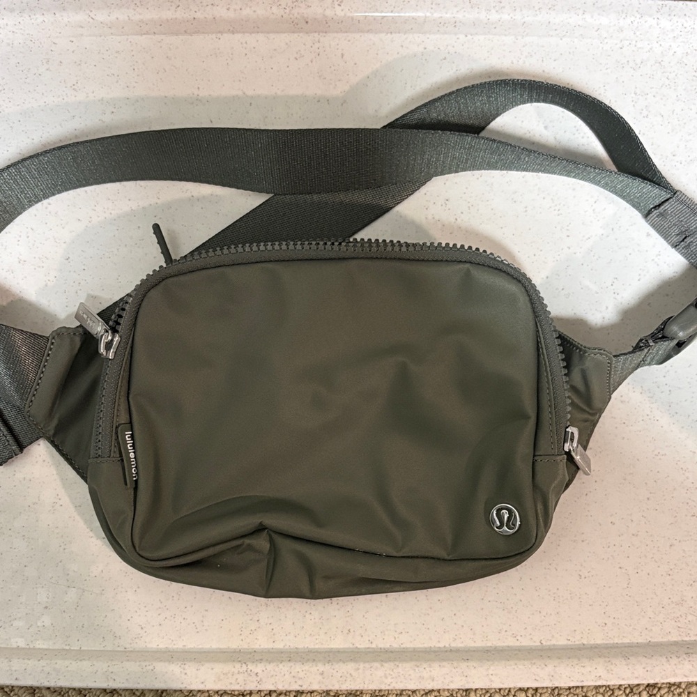 Lululemon Athletica Mini Belt Bag in Olive Green